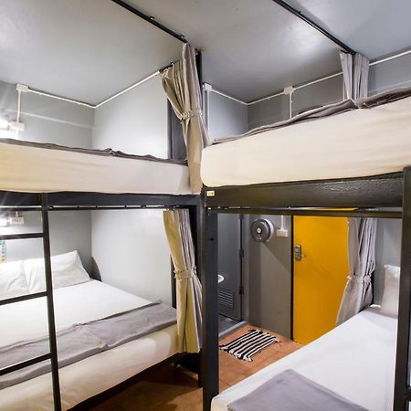 Beehive Phuket Old Town Hostel Εξωτερικό φωτογραφία