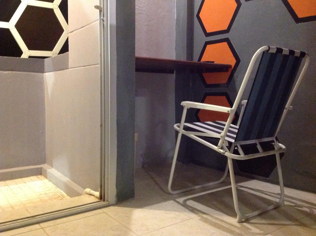 Beehive Phuket Old Town Hostel Εξωτερικό φωτογραφία
