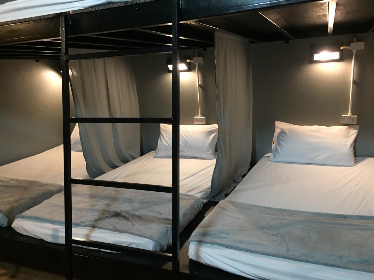 Beehive Phuket Old Town Hostel Εξωτερικό φωτογραφία
