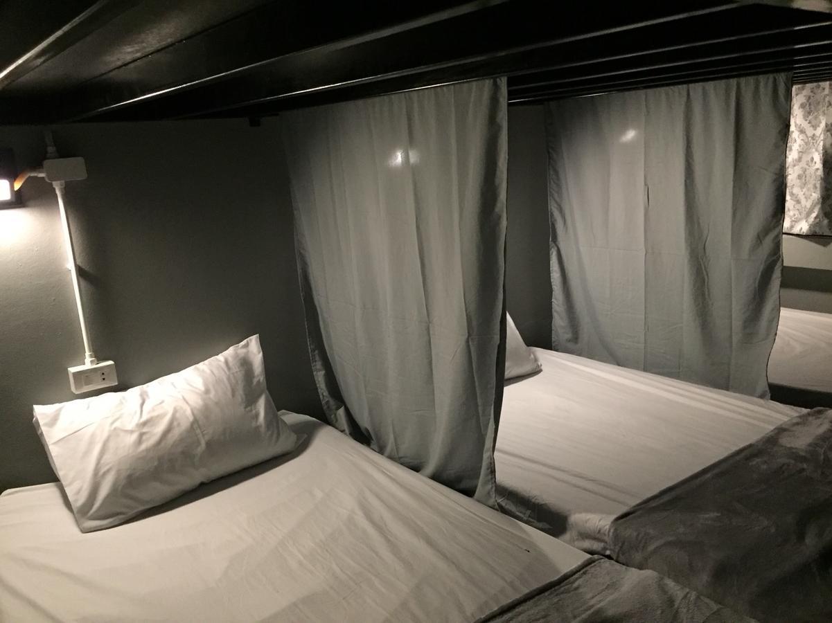 Beehive Phuket Old Town Hostel Εξωτερικό φωτογραφία