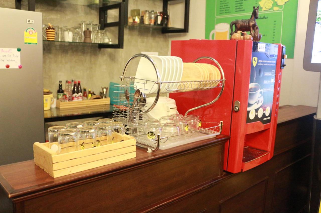 Beehive Phuket Old Town Hostel Εξωτερικό φωτογραφία