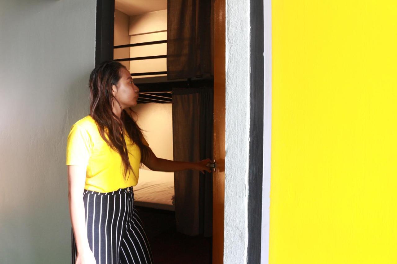Beehive Phuket Old Town Hostel Εξωτερικό φωτογραφία